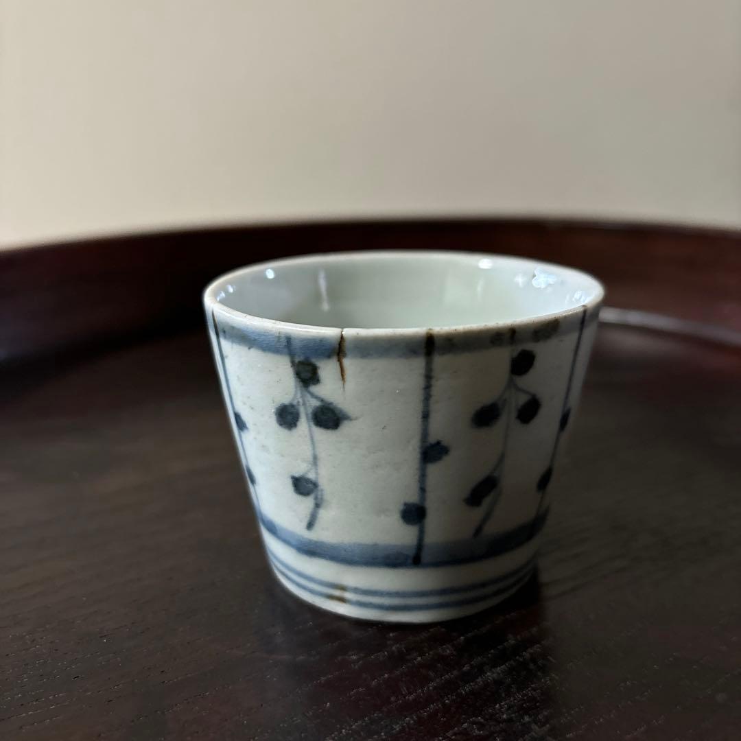 古伊万里染付　格子縞　蔓草文　③窯傷　蕎麦猪口　江戸アンティーク　白磁　李朝
