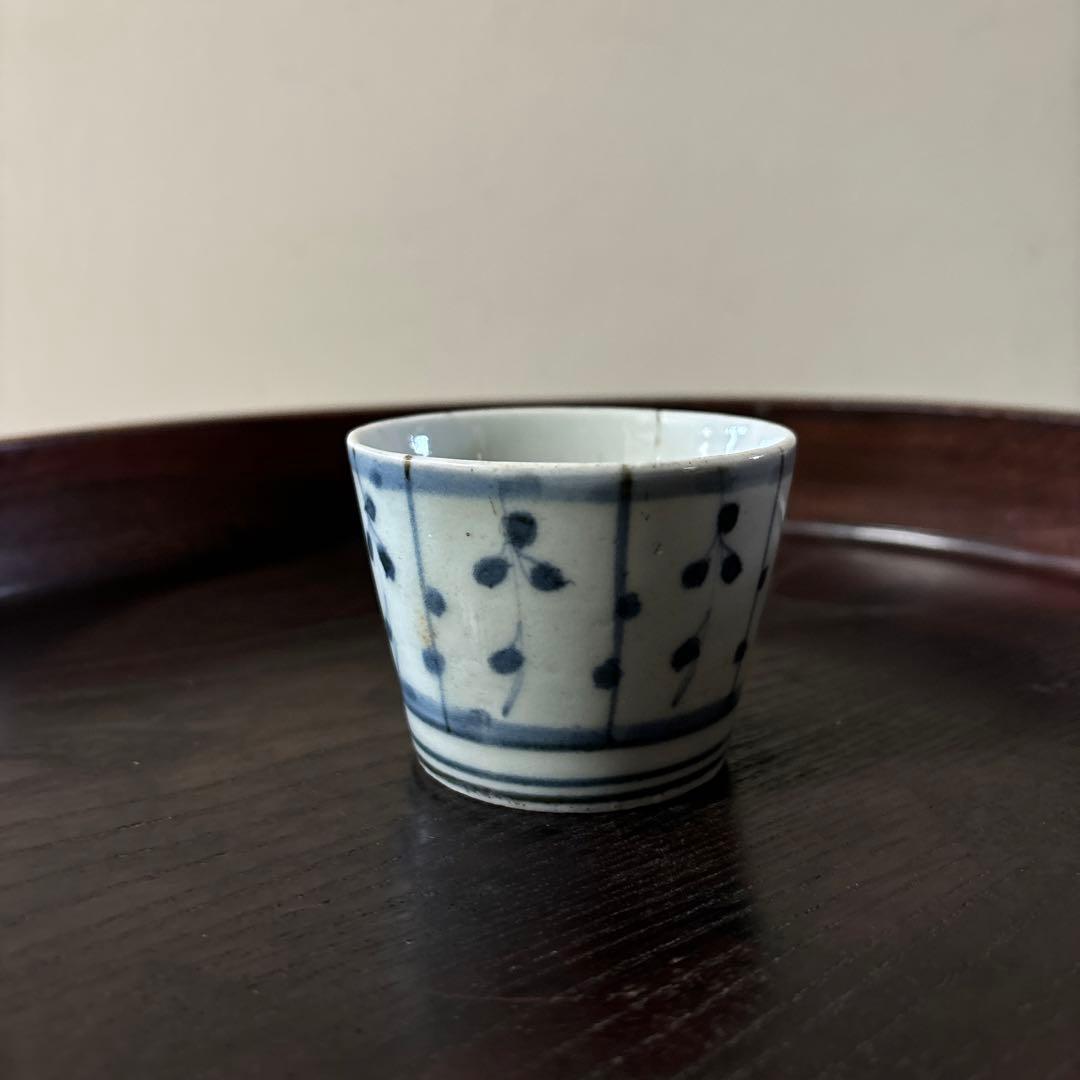 古伊万里染付　格子縞　蔓草文　③窯傷　蕎麦猪口　江戸アンティーク　白磁　李朝