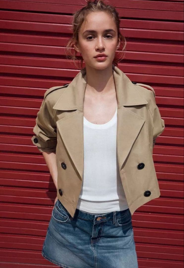 【新品未使用】zara ショート丈ダブルブレストジャケット