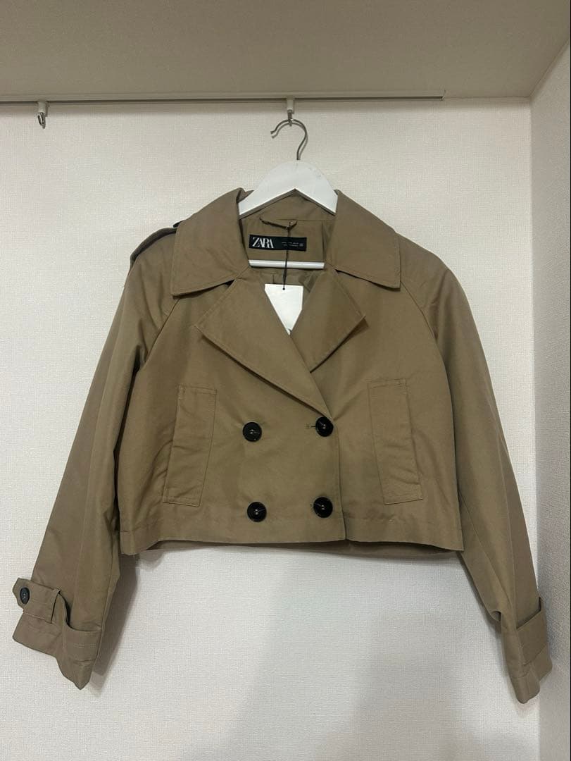 【新品未使用】zara ショート丈ダブルブレストジャケット