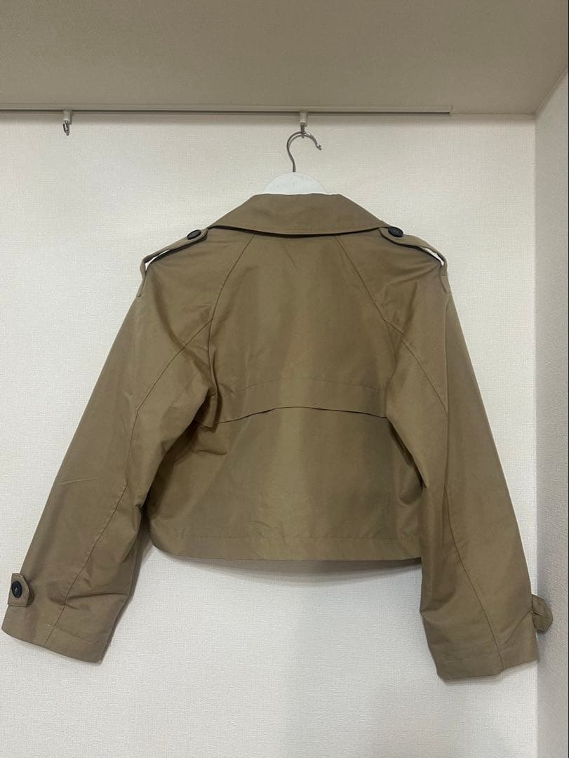 【新品未使用】zara ショート丈ダブルブレストジャケット