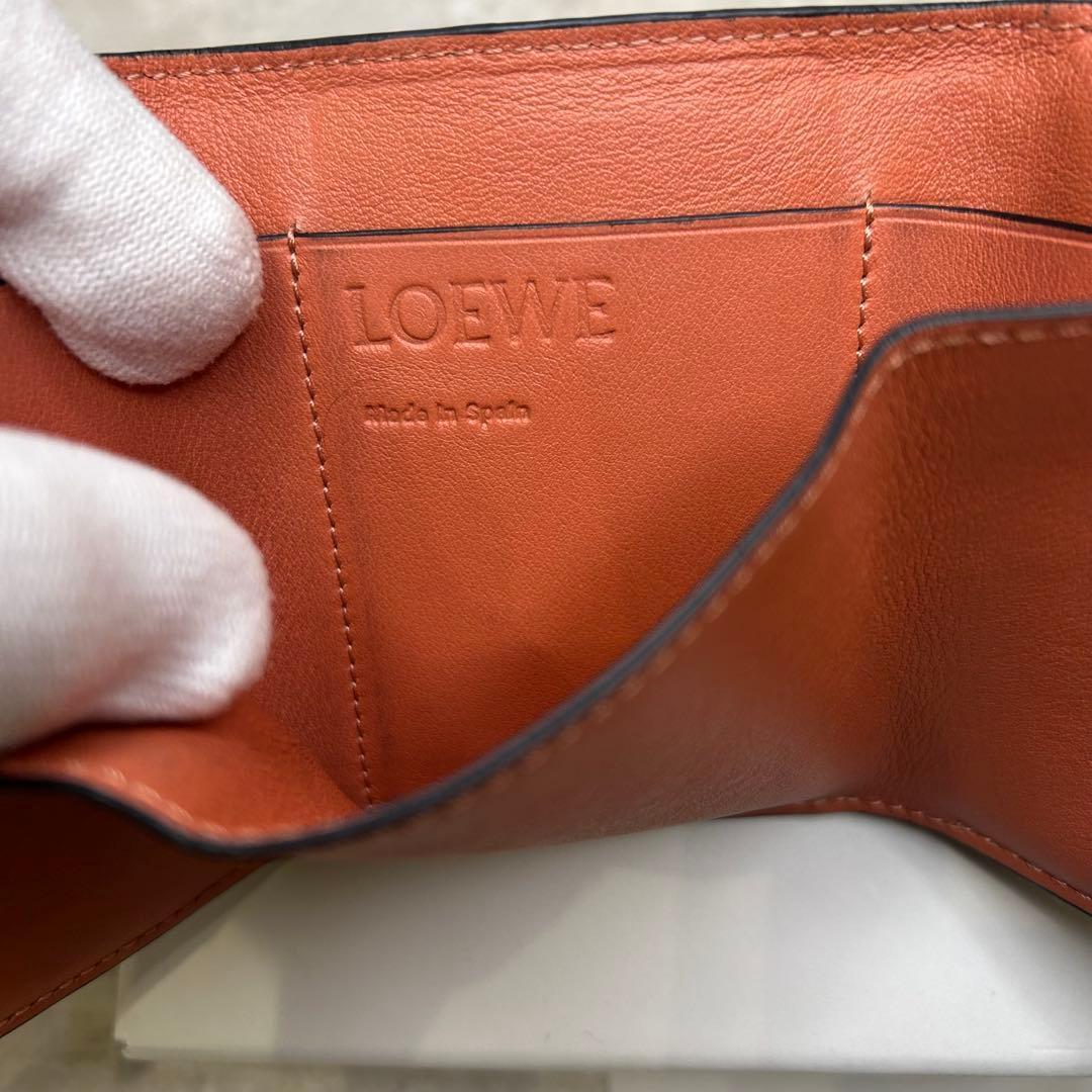 LOEWE ベージュ 三つ折り 財布 アナグラム ウォレット