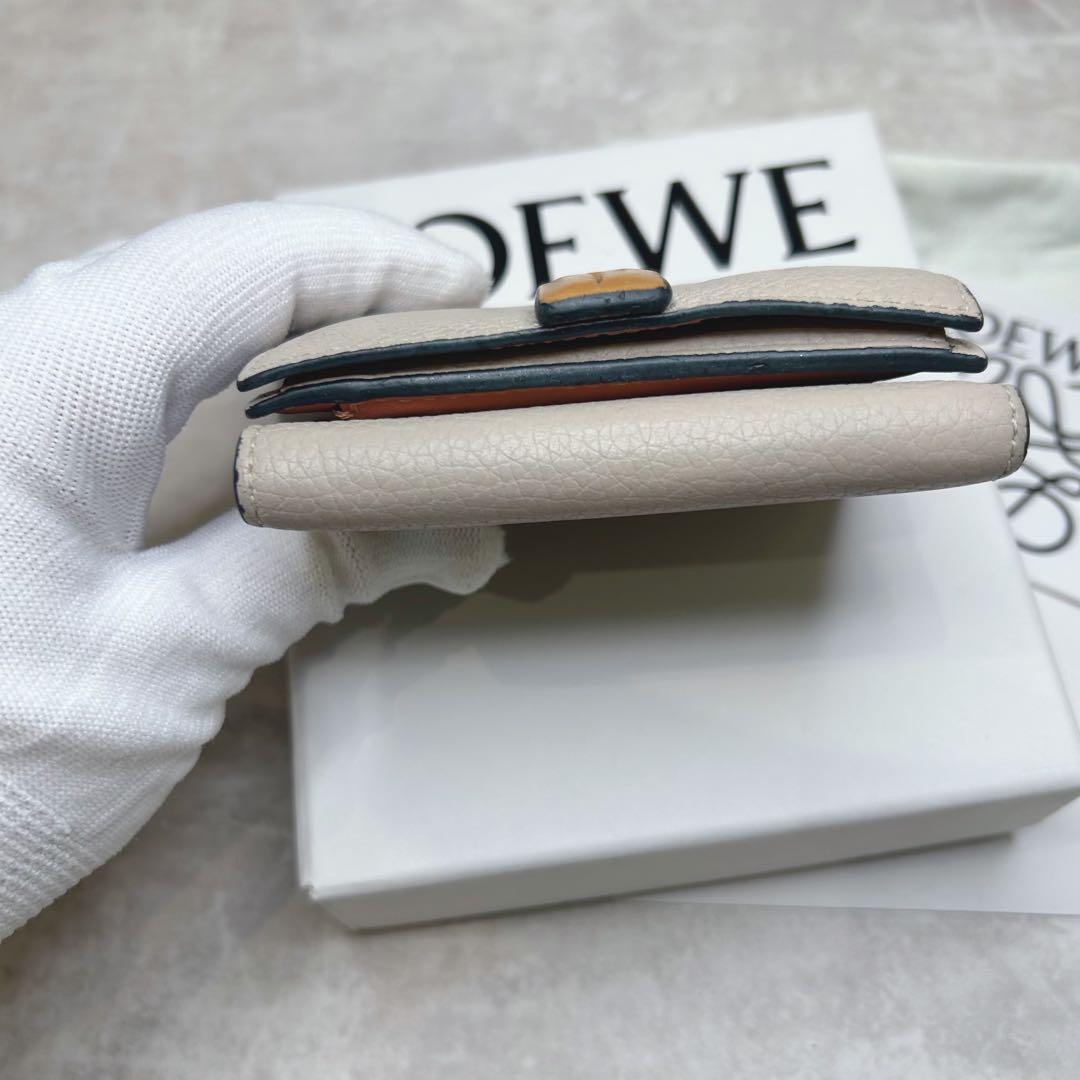 LOEWE ベージュ 三つ折り 財布 アナグラム ウォレット
