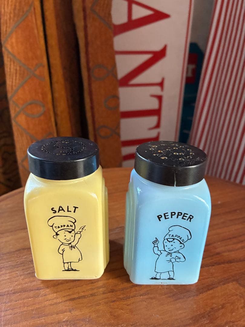 アンティーク　マッキー　ミルクガラス　調味料入シェイカー　コック　アメリカ　レア