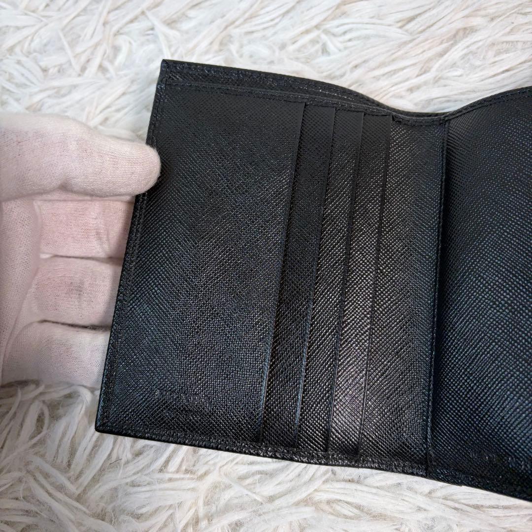 未使用品✨PRADA プラダ 二つ折り 財布 Wホック サフィアーノ ブラック