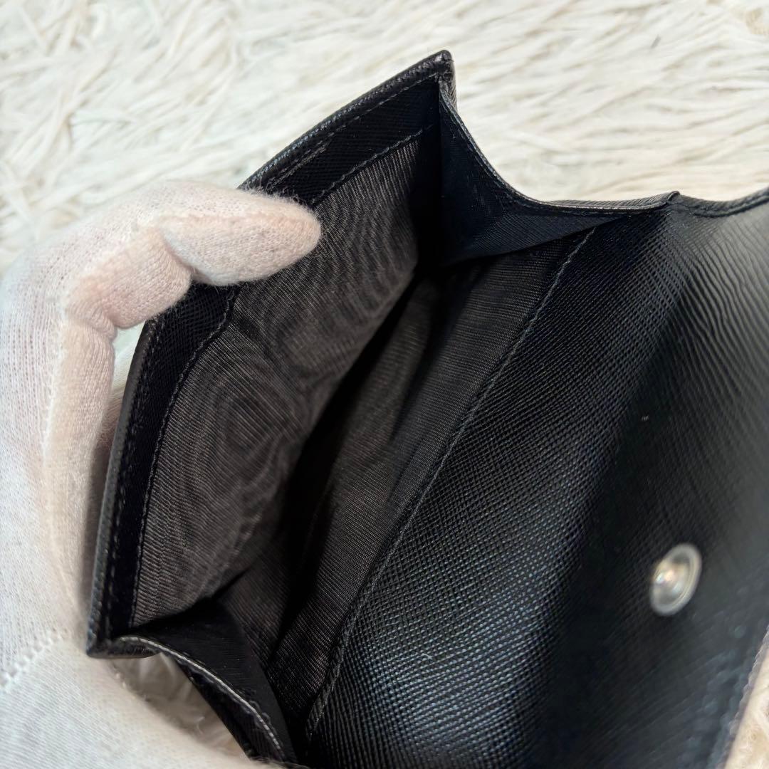 未使用品✨PRADA プラダ 二つ折り 財布 Wホック サフィアーノ ブラック
