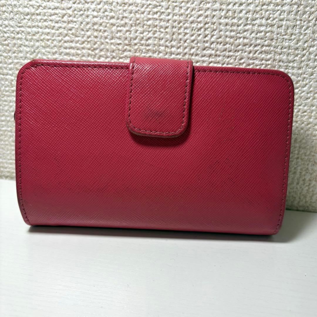 プラダ　折りたたみ財布