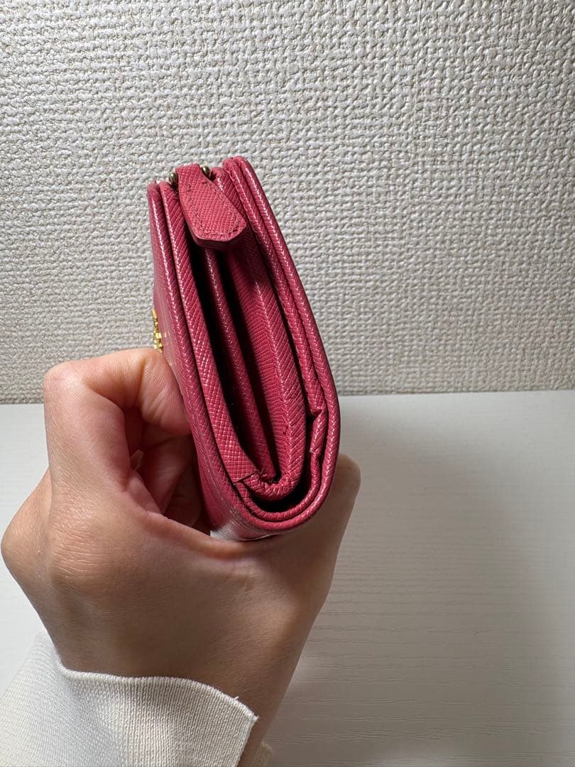 プラダ　折りたたみ財布