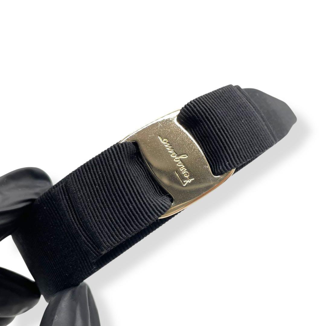美品 サルヴァトーレフェラガモ Ferragamo ヴァラ カチューシャ　黒