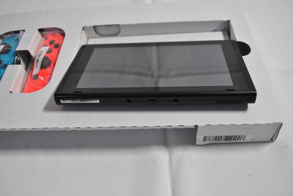 Nintendo Switch 本体 青 赤 Joy-Con