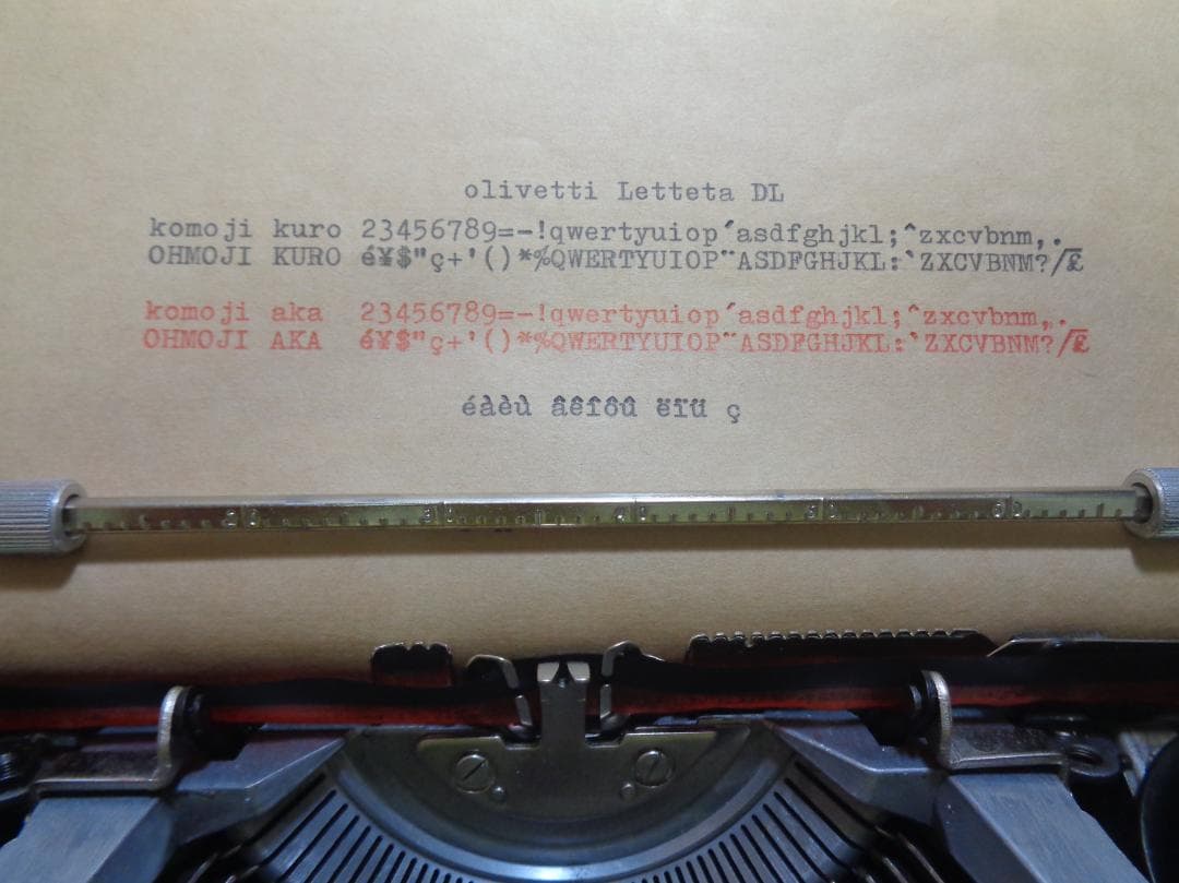 完動品　olivetti LetteraDLタイプライター　フランストリコロール