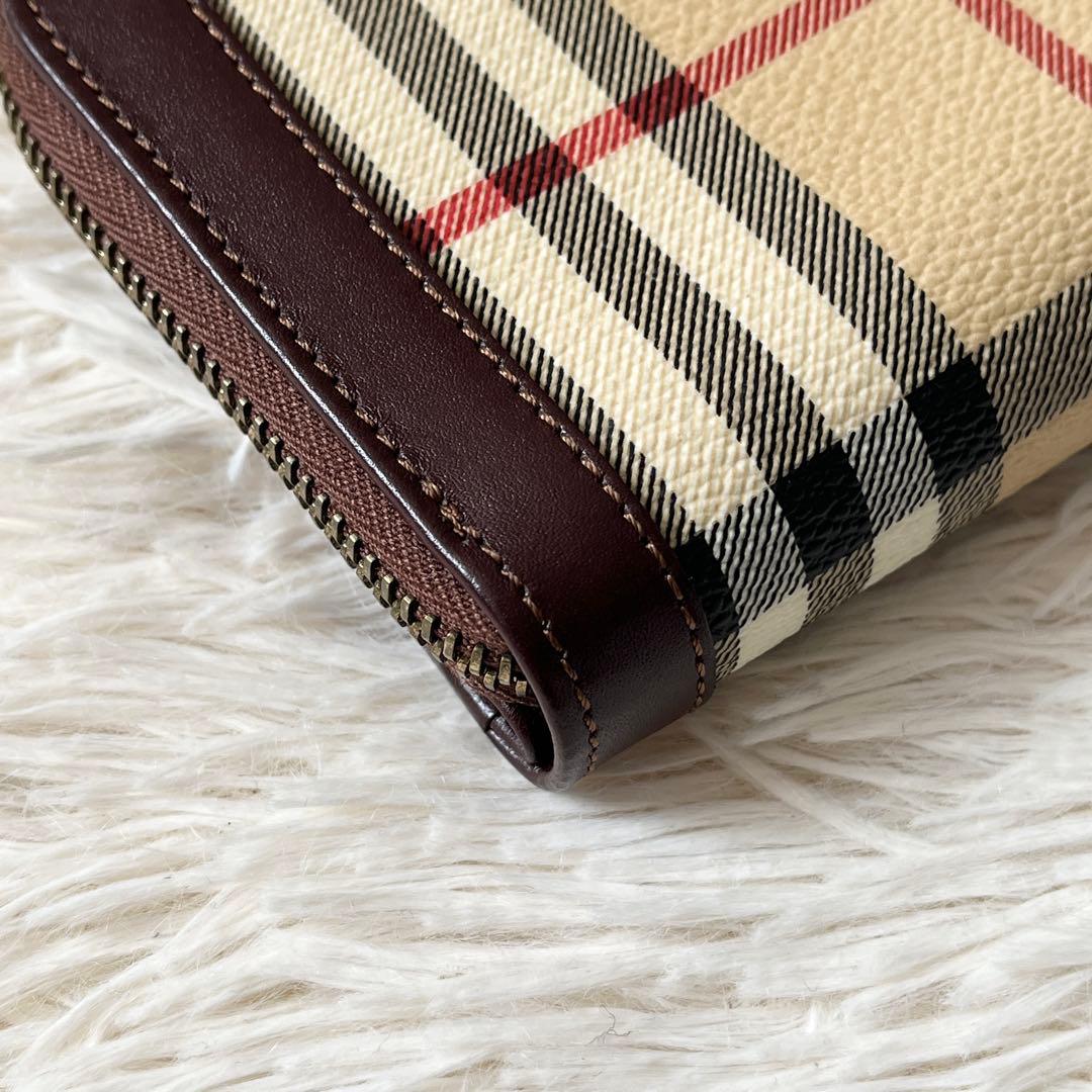 新品✨Burberry バーバリー　ノバチェック　二つ折り財布　ブラウン　レザー
