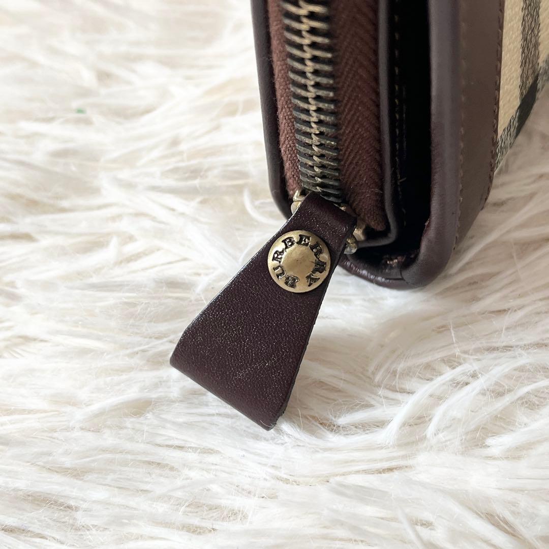 新品✨Burberry バーバリー　ノバチェック　二つ折り財布　ブラウン　レザー