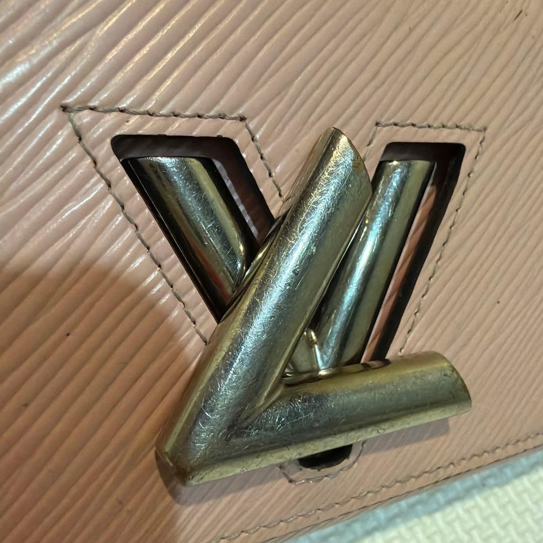 バ*ュ様 LOUIS VUITTON ツイスト 長財布ピンク × シルバー金具