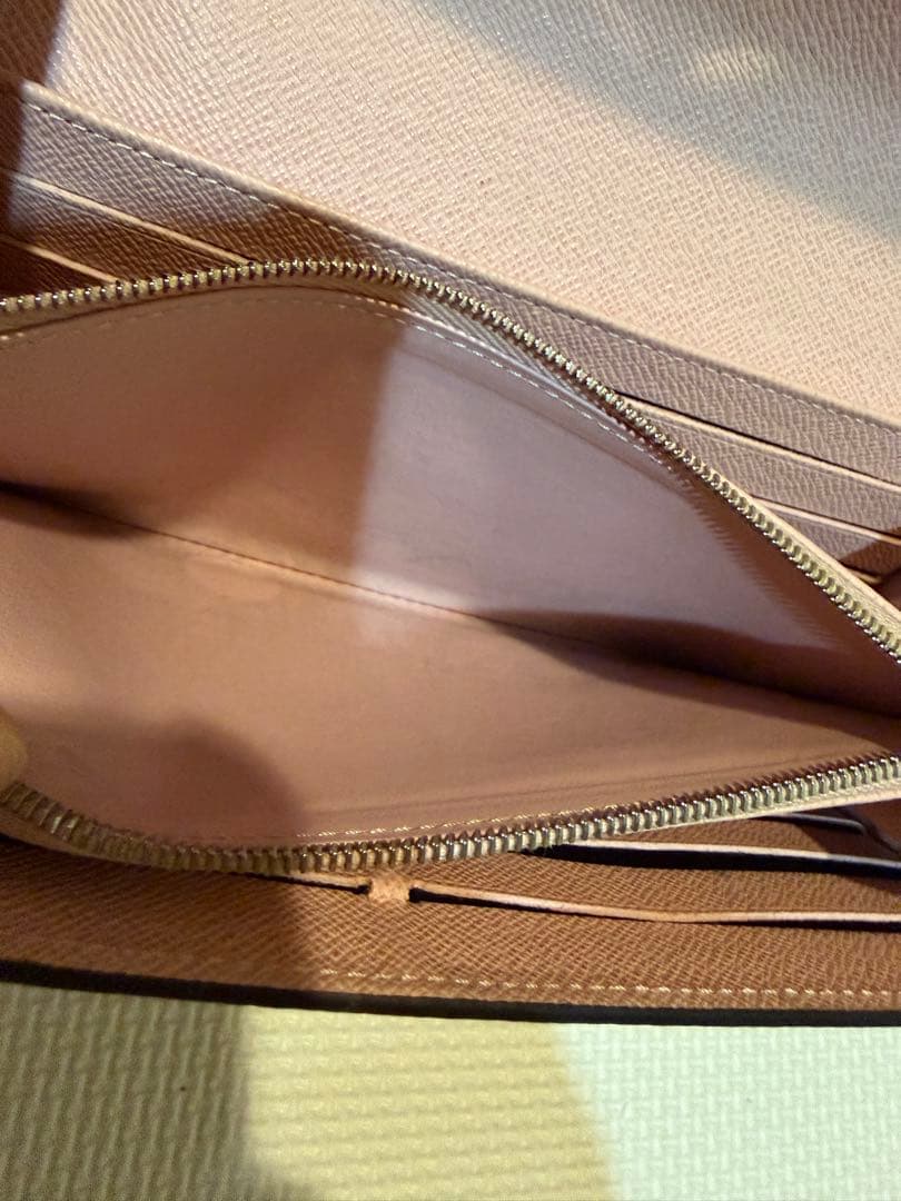 バ*ュ様 LOUIS VUITTON ツイスト 長財布ピンク × シルバー金具