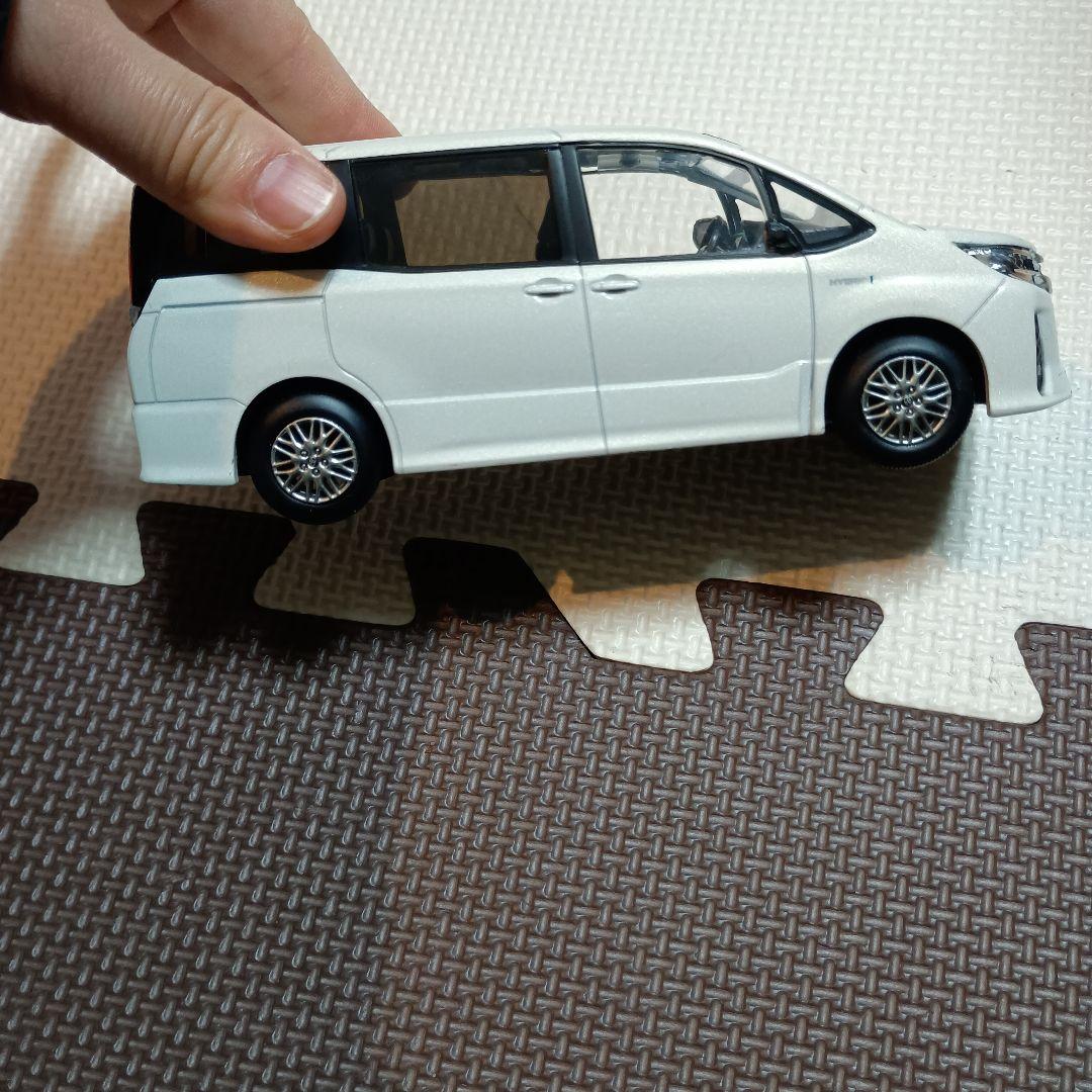トヨタ ハリアー ミニカー ボクシー　224 ノア 086　非売品