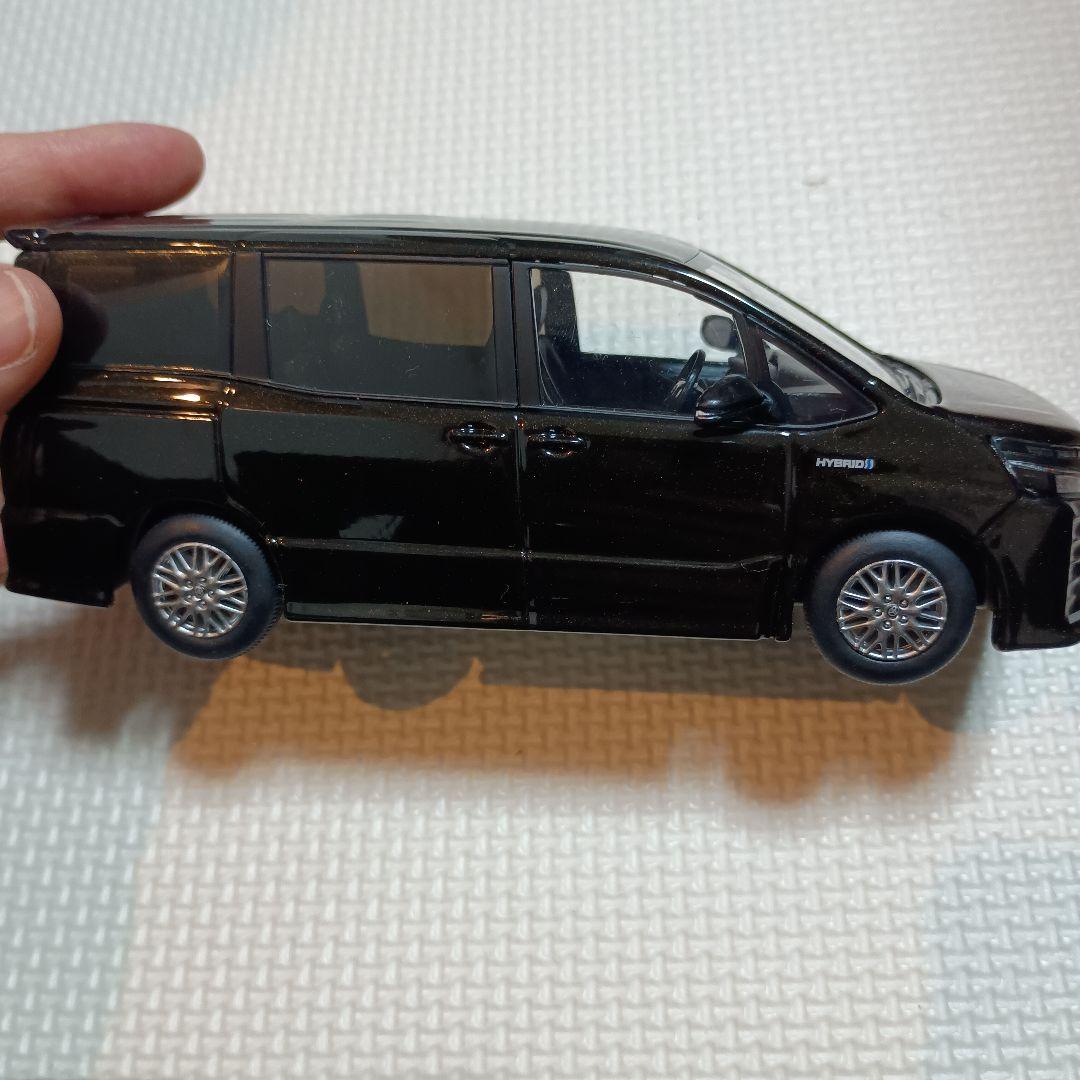 トヨタ ハリアー ミニカー ボクシー　224 ノア 086　非売品