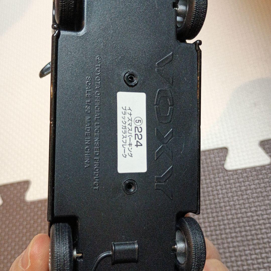 トヨタ ハリアー ミニカー ボクシー　224 ノア 086　非売品