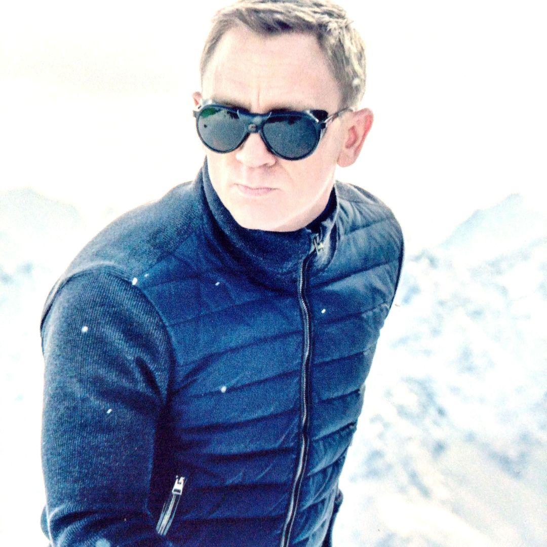 ダニエル・クレイグ直筆サイン入り2Lサイズ写真…Daniel Craig