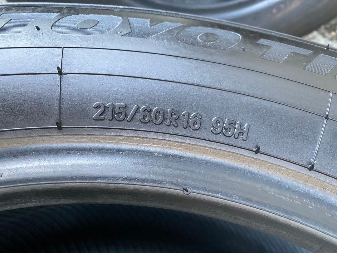 ①Nobu！TOYOトーヨー 215/60R16 トランパスmpz