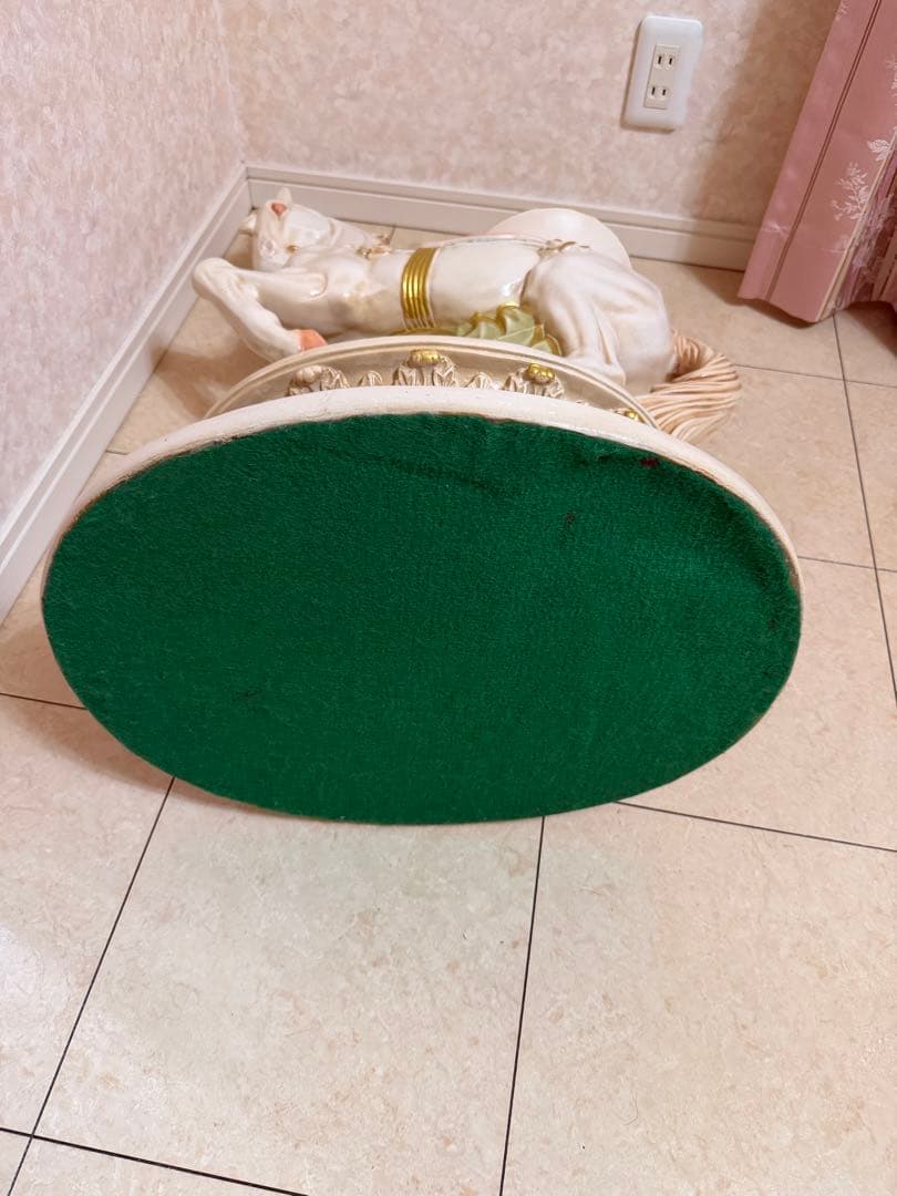 陶器製 白い馬の彫刻