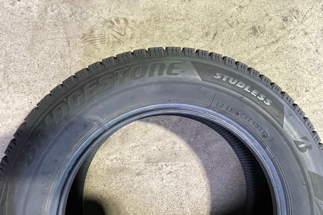 ✦送料込✦ブリヂストン　スタッドレスタイヤVRX2 185/65R15 2本