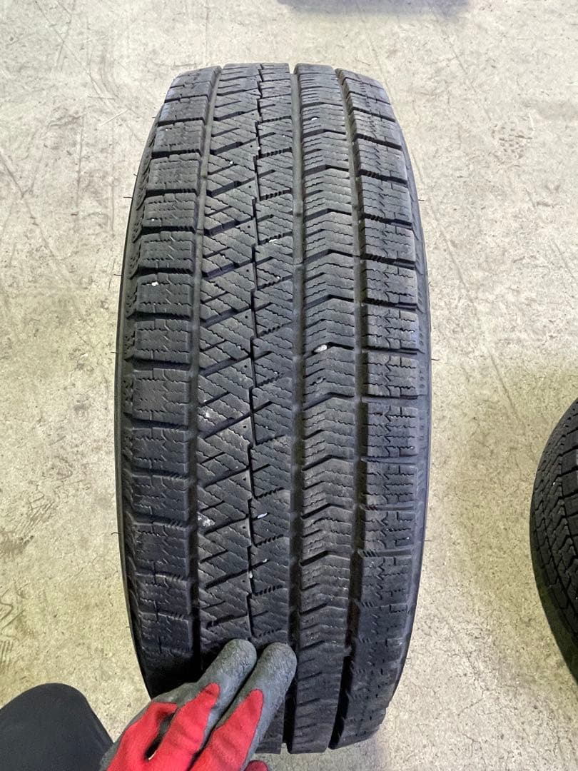 ✦送料込✦ブリヂストン　スタッドレスタイヤVRX2 185/65R15 2本