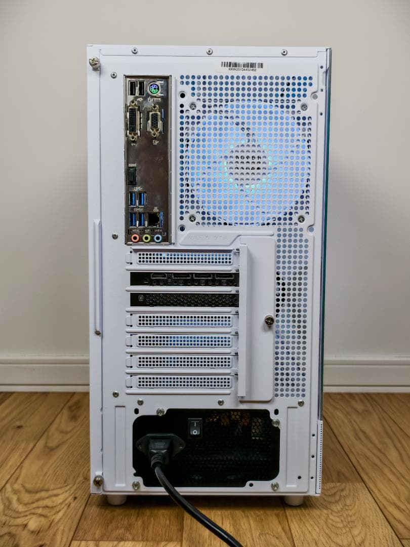 白ゲーミングPC i7-9700K RTX3070 初期設定済