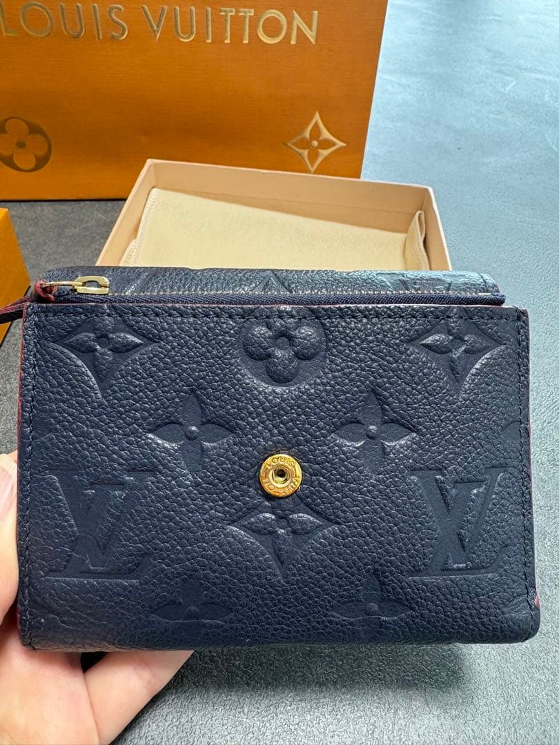 Louis Vuitton ポルトフォイユ・ヴィクトリーヌ ネイビー三つ折り財布