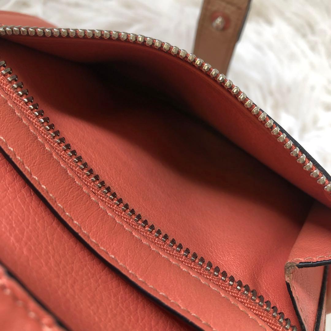 やや使用感あり　ロエベ　LOEWEベージュレザー二つ折り財布