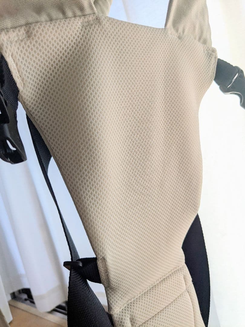 【美品】キューズベリー　ZERO 抱っこ紐　　サンドベージュ