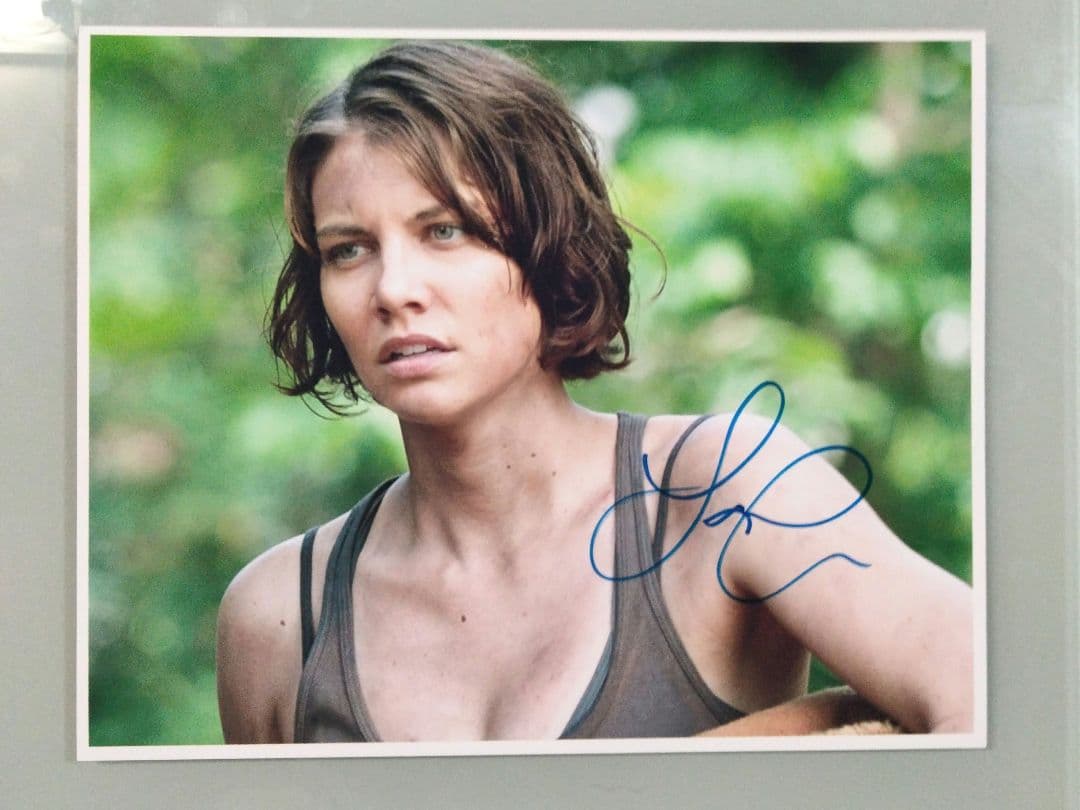 セール中…ローレン・コーハン直筆サイン入り超大型写真‥Lauren Cohan