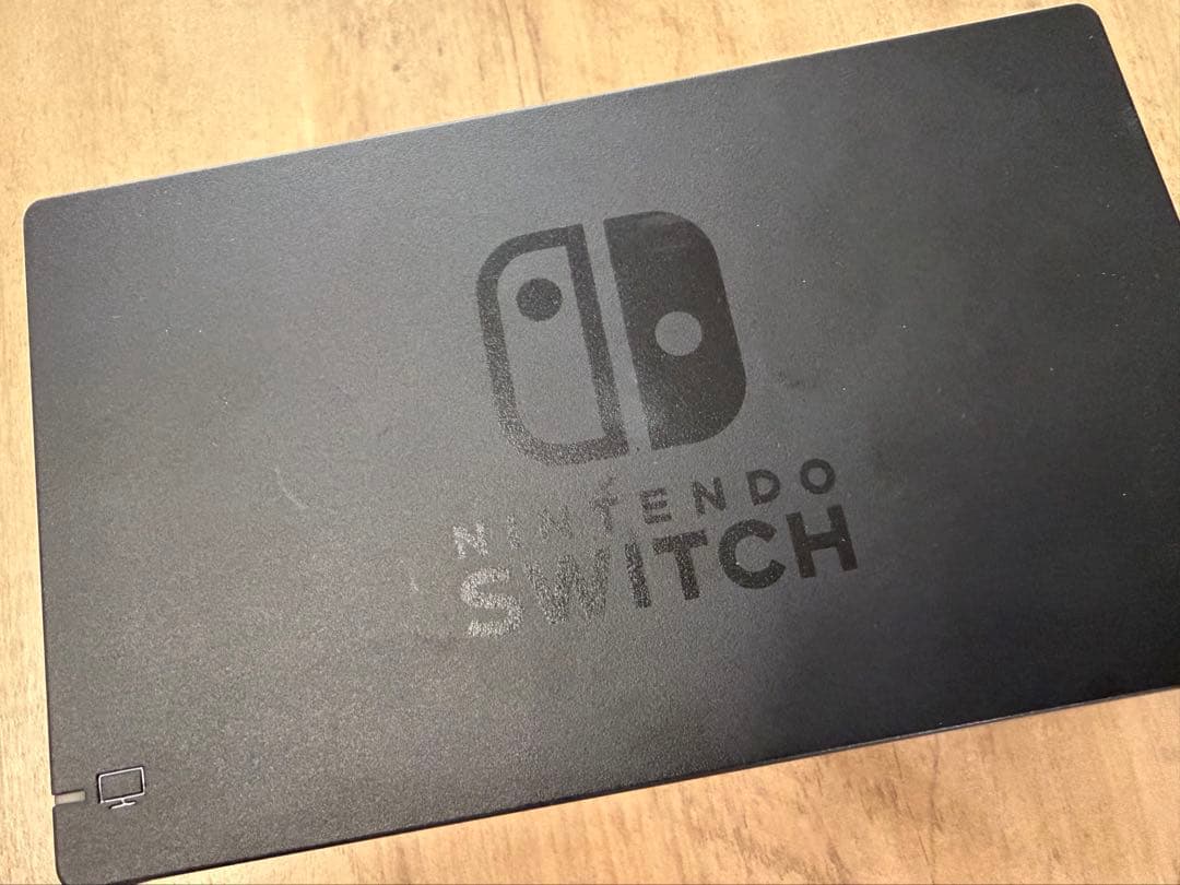 Switch 本体セット（SDカード 32GB・ジョイコン・プレイスタンド付属）