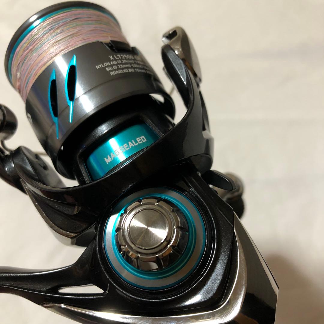 ぽいふる　未使用　ダイワ　24エメラルダスX LT2500-DH ライン付