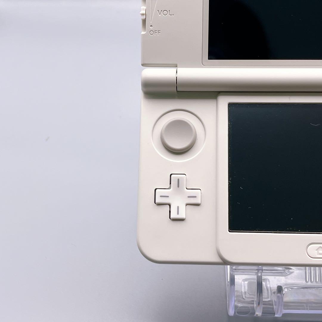 1673【極美品】Newニンテンドー3DS ホワイト
