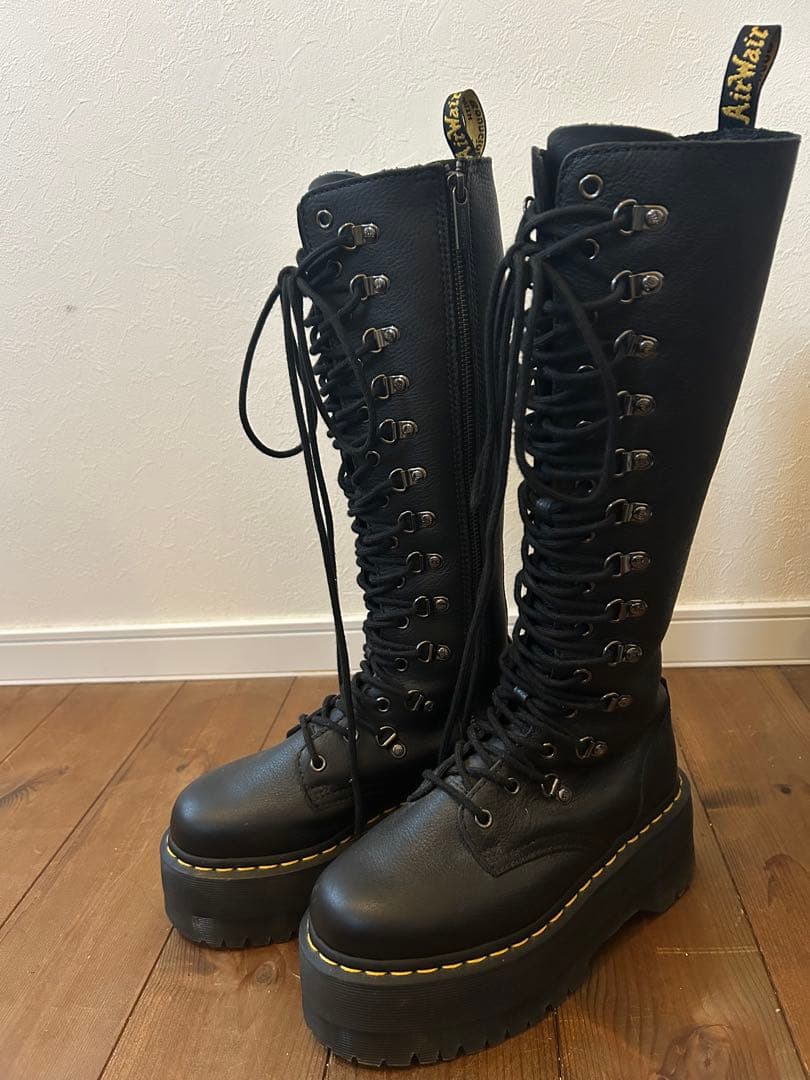 靴 Dr.Martens 1B60 MAX HDW UK4