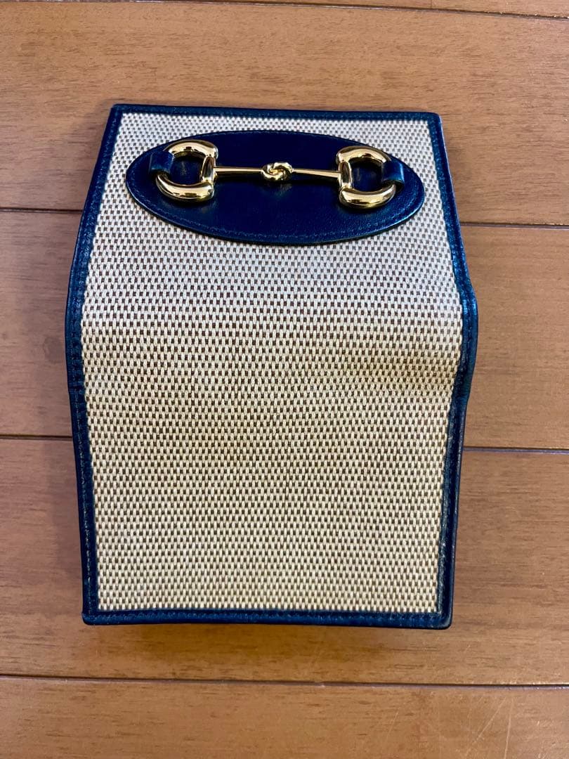 GUCCI グッチ　ネイビーとベージュの二つ折り財布