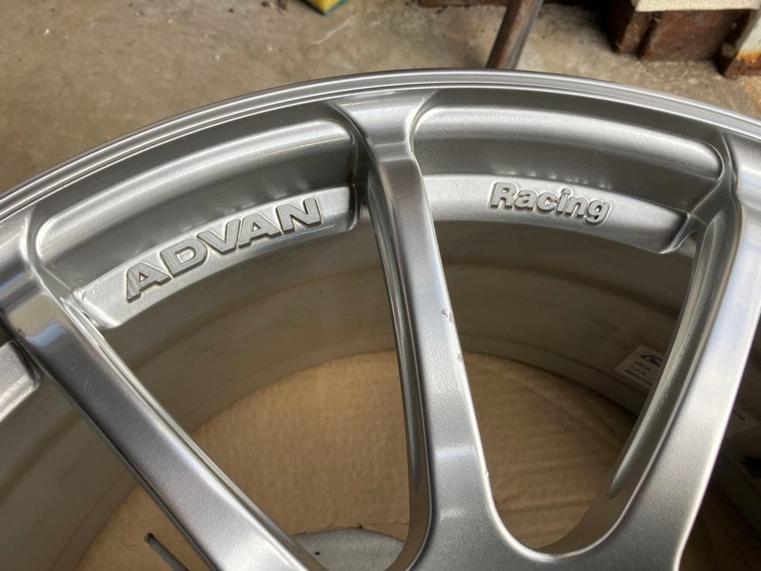 アドバン Racing 18インチ