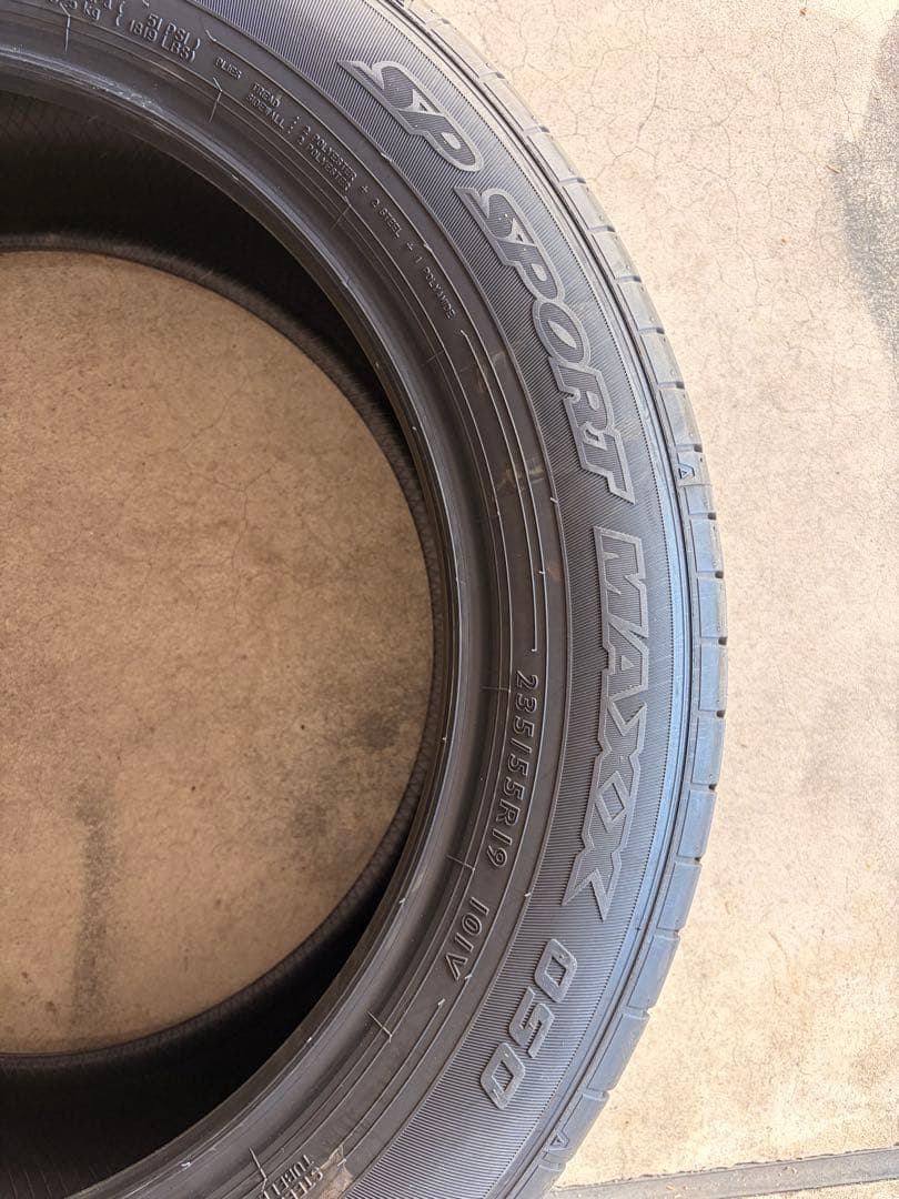新車外し！25年★クラウンセダン純正タイヤ　DUNLOP 235/55R19★