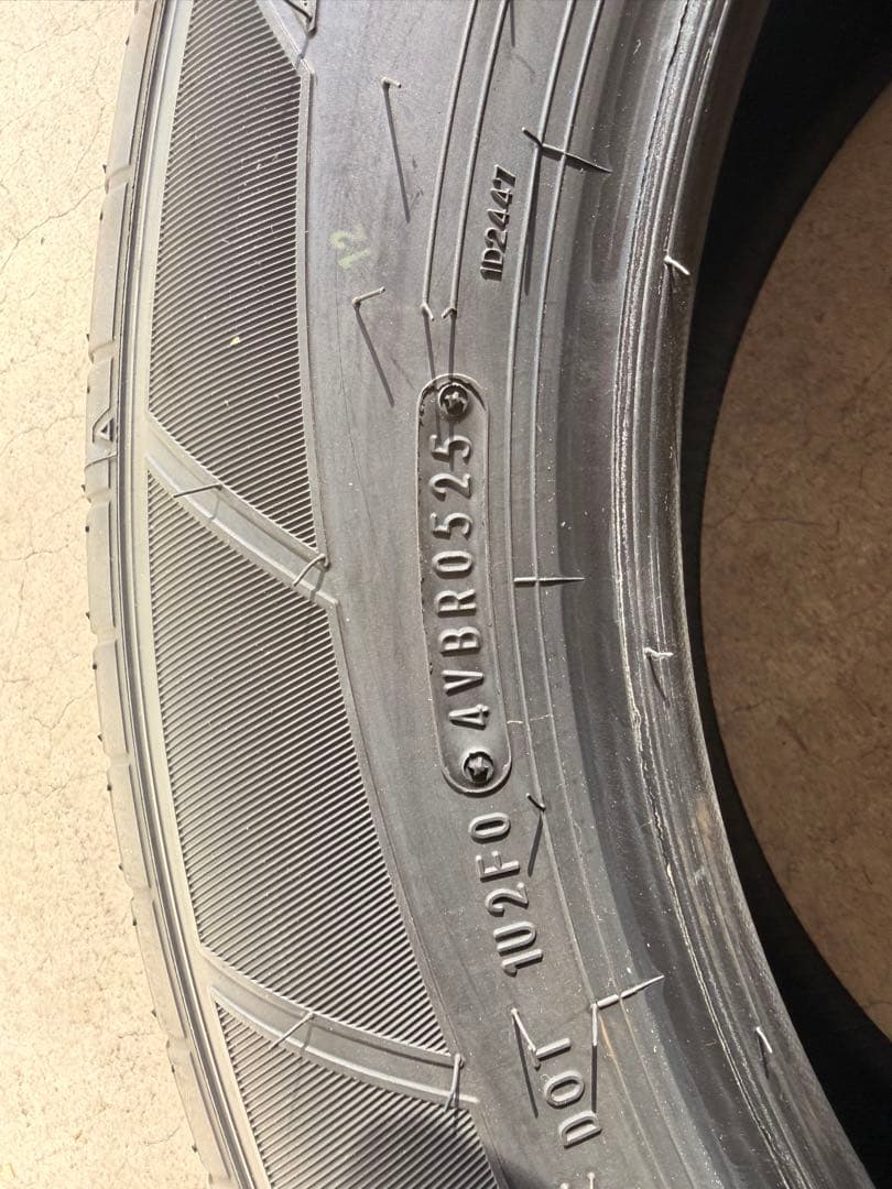 新車外し！25年★クラウンセダン純正タイヤ　DUNLOP 235/55R19★