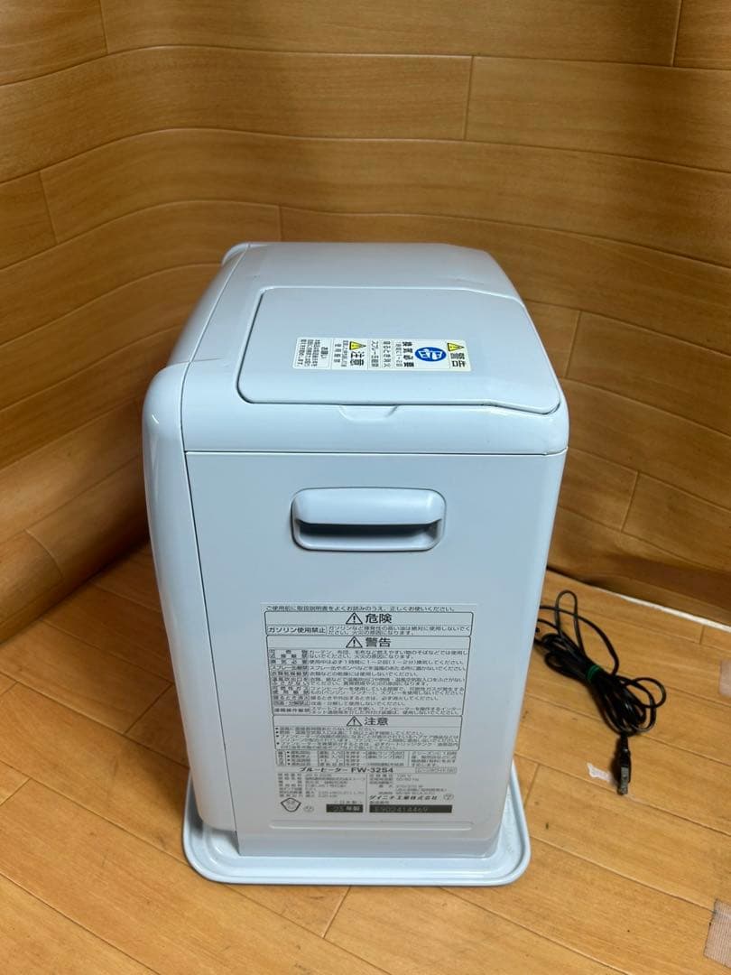 石油ファンヒーター ダイニチ ブルーヒーターFW-32S 2023年