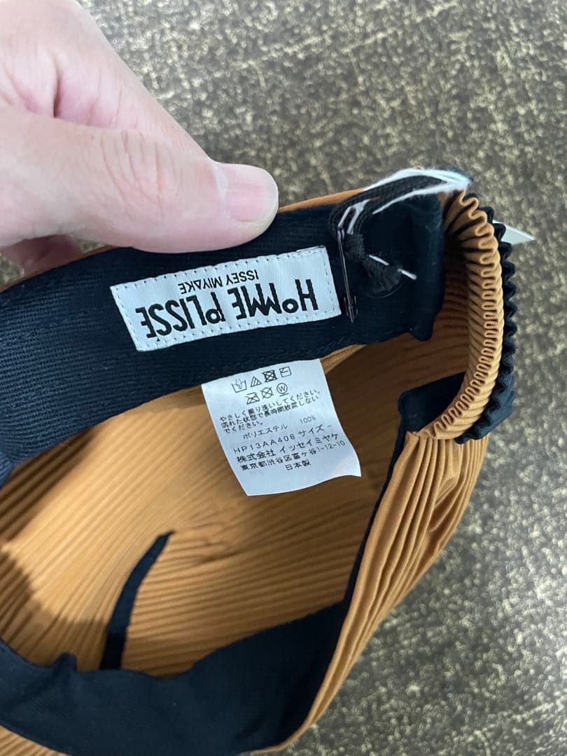 オムプリッセイッセイミヤケ　キャップ　ブラウン