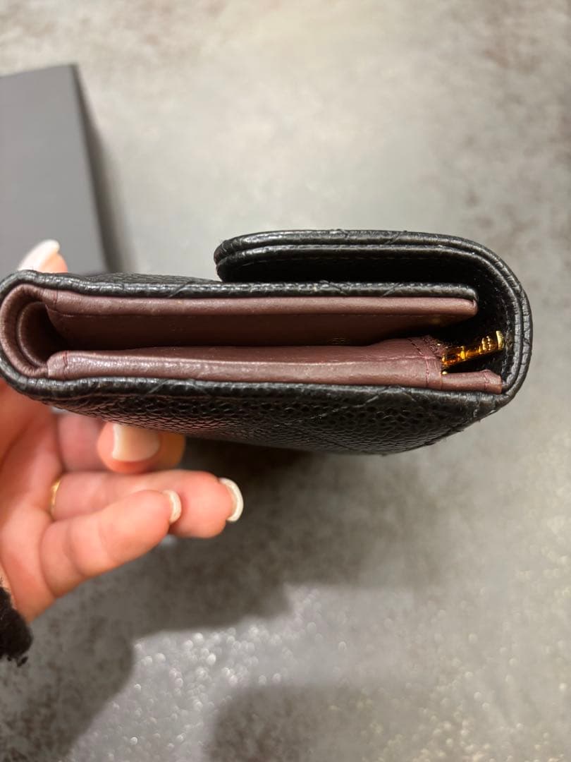 CHANEL マトラッセ　キャビアスキン　財布