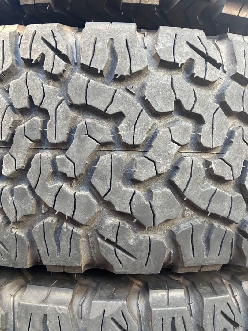 のぶみ様　BFGoodrich LT265/65R17 4本　バリ山　①