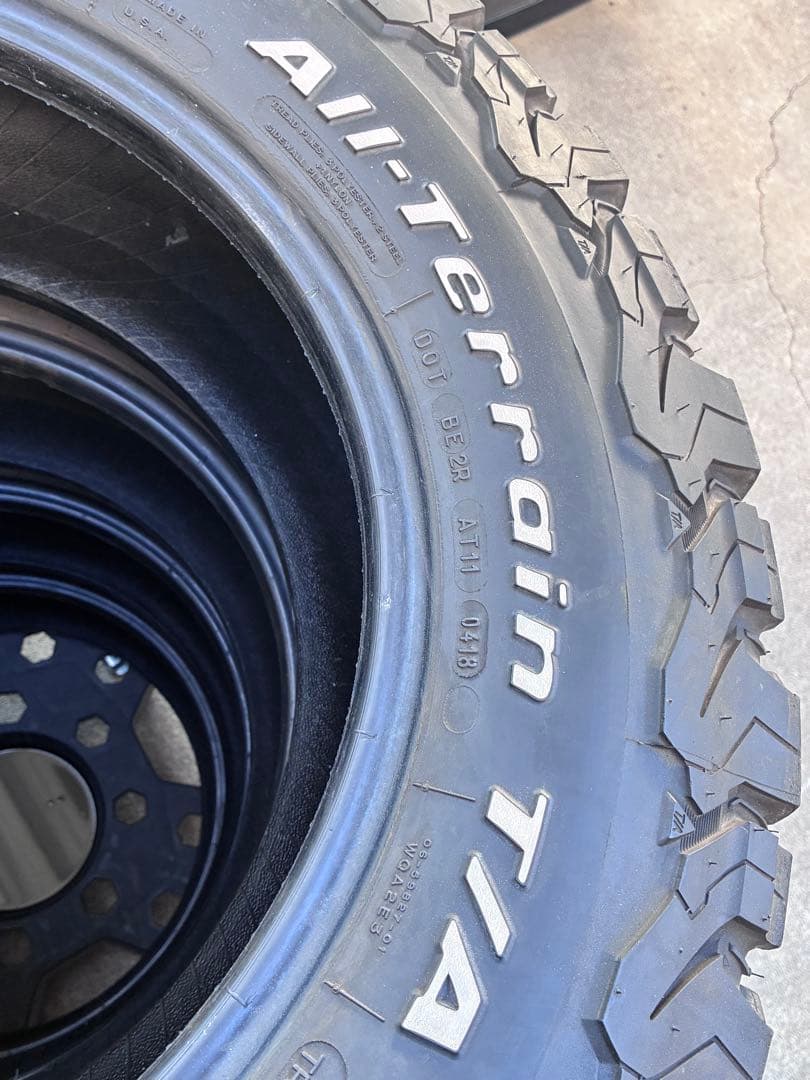 のぶみ様　BFGoodrich LT265/65R17 4本　バリ山　①