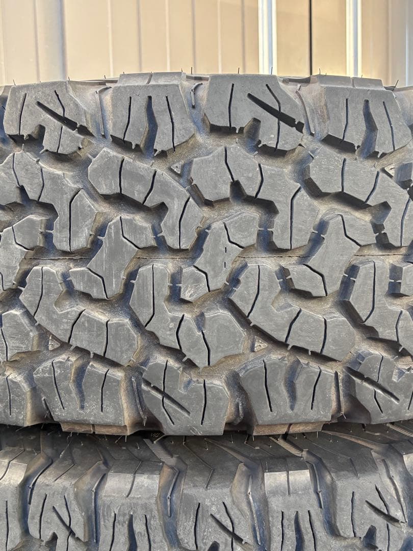 のぶみ様　BFGoodrich LT265/65R17 4本　バリ山　①