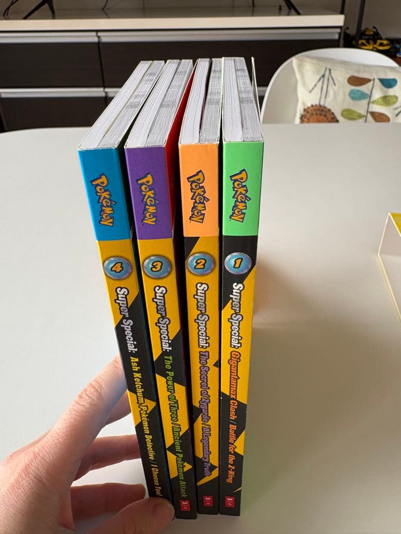 Pokemon English Chapter Book (4冊) セット