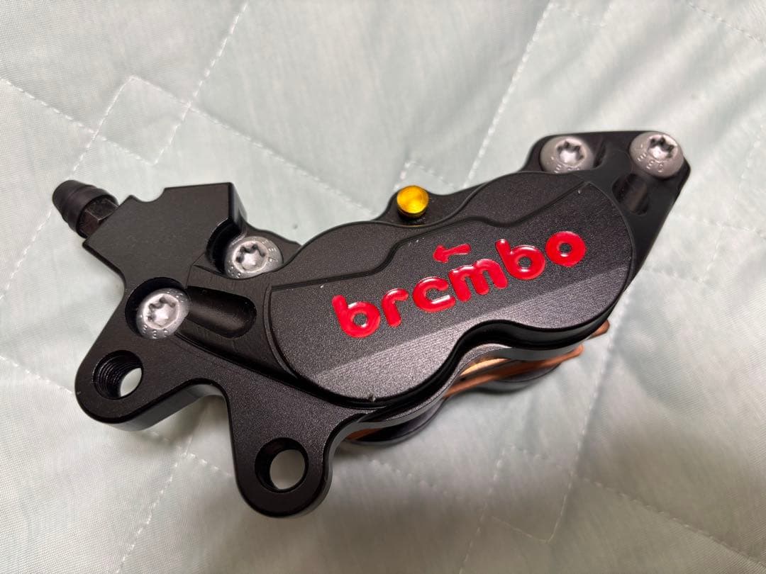 ブラックアルマイト　4POTキャリパー　ピッチ40mm 未使用