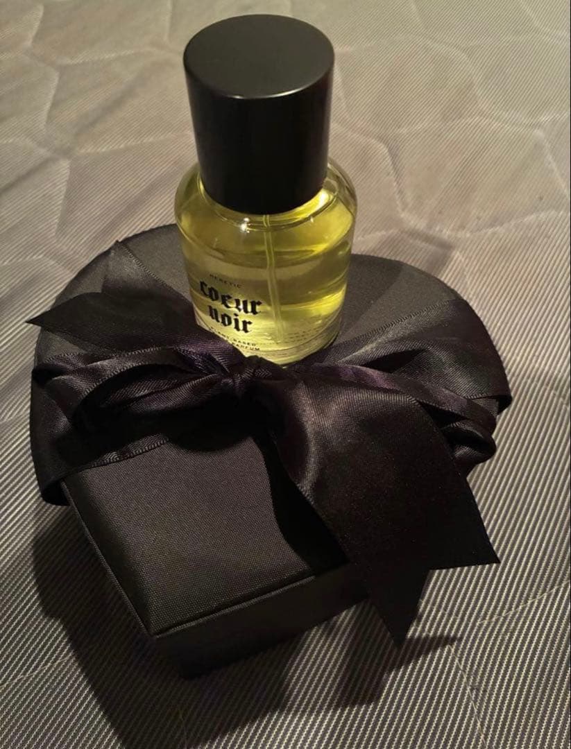 Heretic Parfum クール　ノワール　黒の心臓　香水　クールノワール