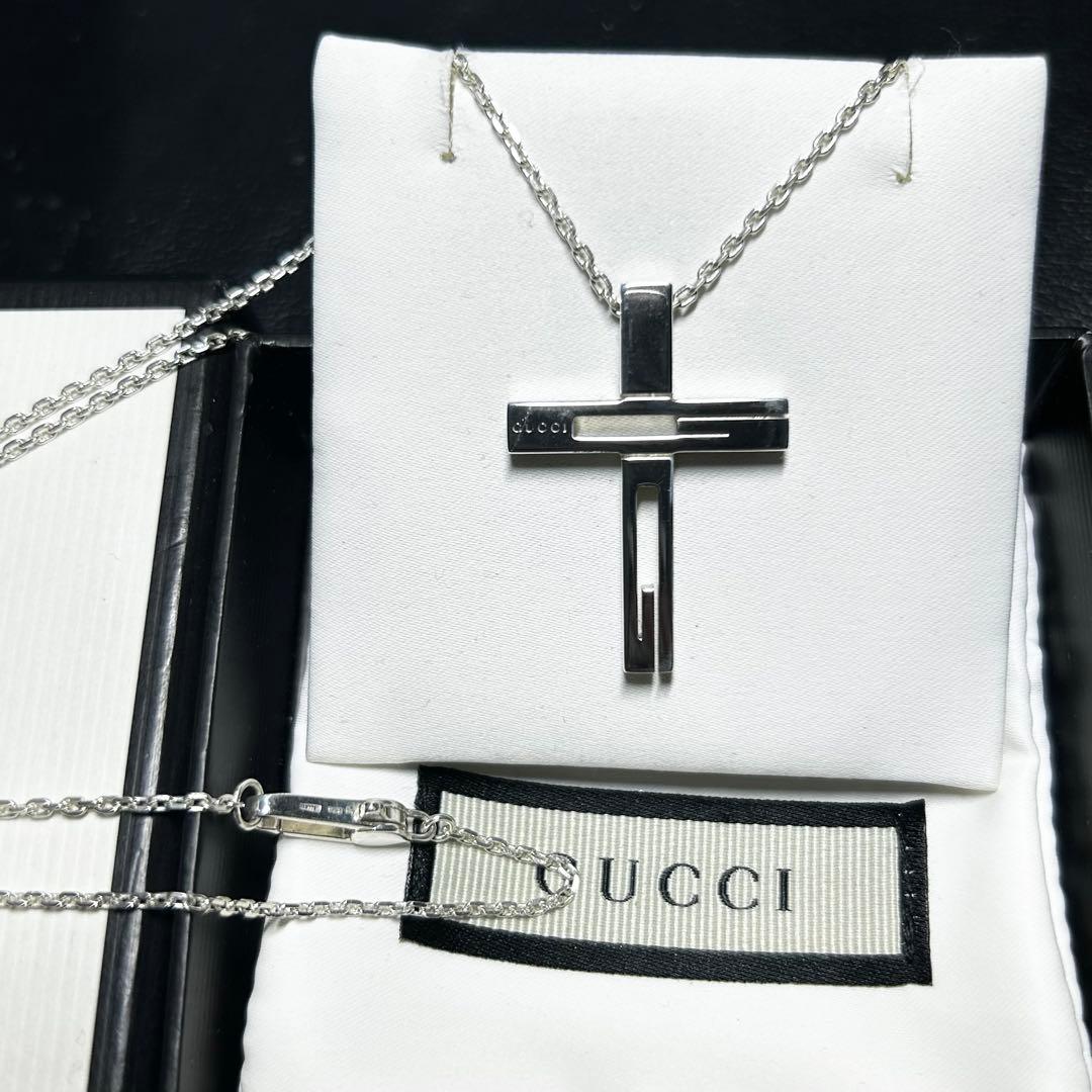GUCCI グッチ　カットアウト　クロス　ネックレス　ペンダント　シルバー